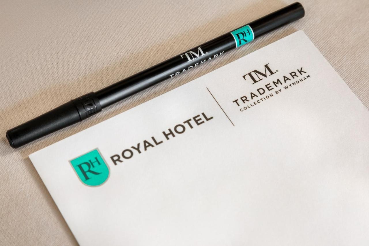 Royal Hotel Edmonton Airport Trademark Collection By Wyndham Leduc Exterior foto